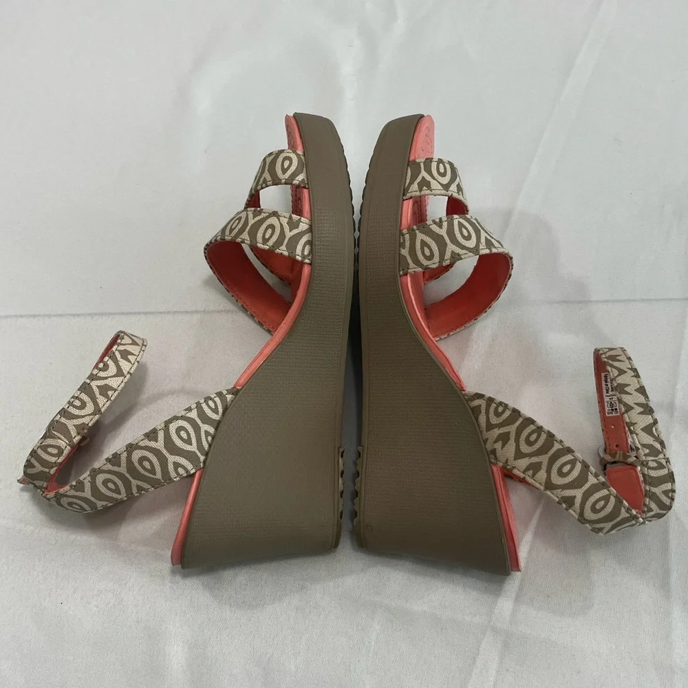 CROCS Leigh Platform Wedge Sandals Wom 9 Stucco/Tumbleweed